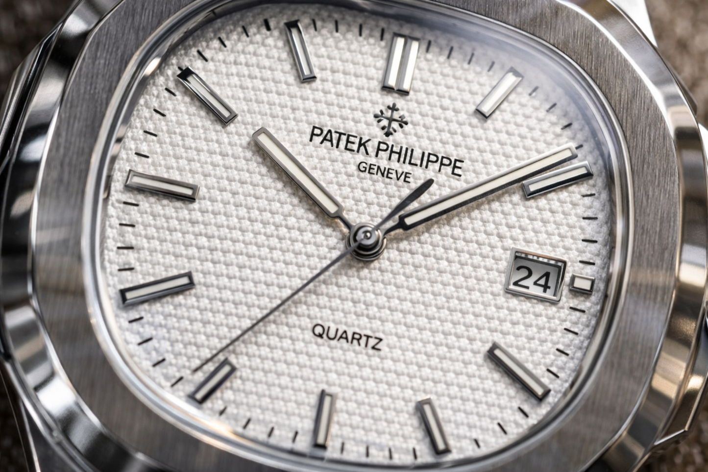 Men’s Luxury Stainless Steel Watch – White Dial
